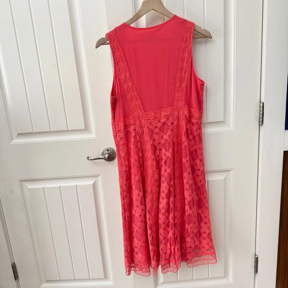 Sundance Lace Fit and Flare Dress 10 Coral Pink Sleeveless V-Neck‎ Pleated